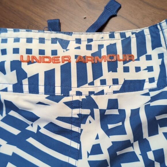 Under Armour Blue Print Swim Board Shorts Sz Youth Small - Picture 5 of 7